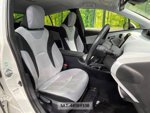 Toyota PRIUS 2017-09 8551689-7