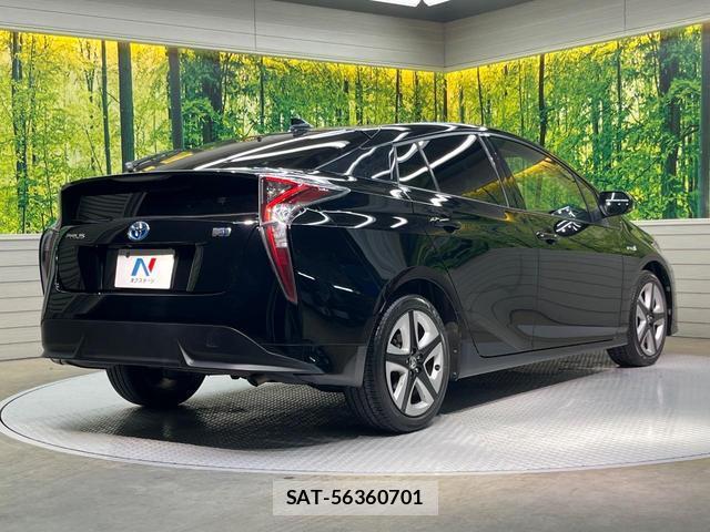 Toyota PRIUS 2017-01 8551701-16