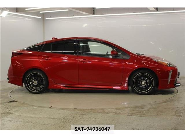 Toyota PRIUS 2019-08 8551849-3