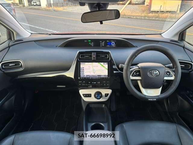 Toyota PRIUS 2016-07 8552128-1