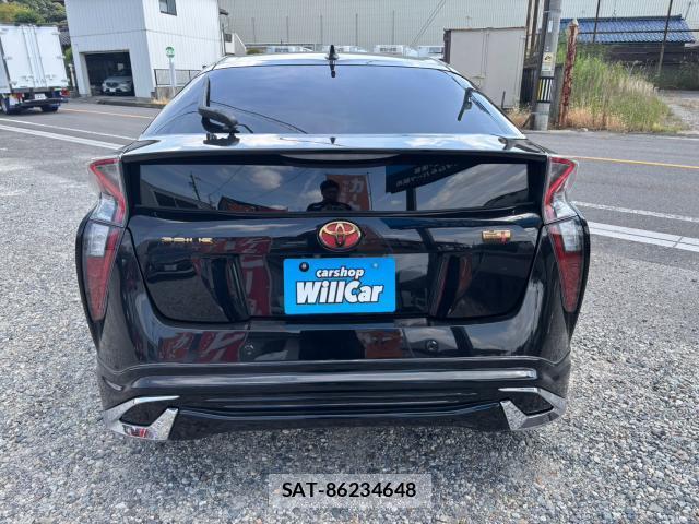 Toyota PRIUS 2018-03 8552129-10
