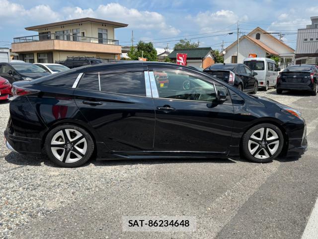 Toyota PRIUS 2018-03 8552129-11