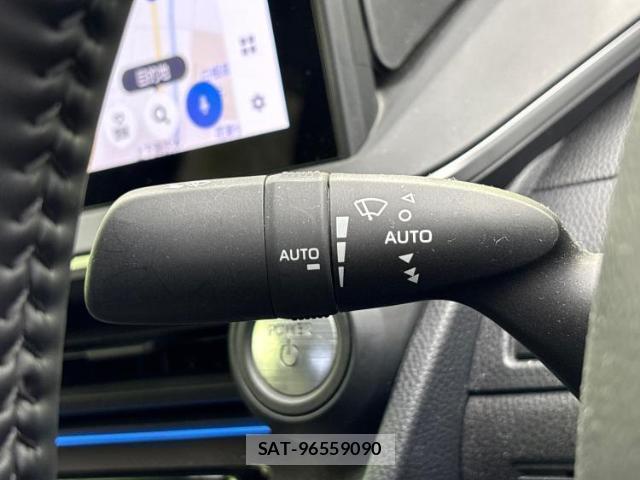 Toyota PRIUS 2024-10 8552226-17