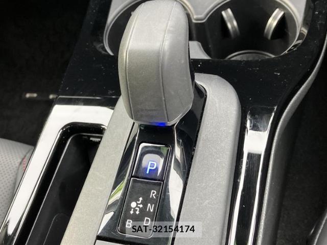 Toyota PRIUS 2023-11 8552280-16