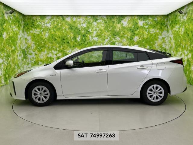 Toyota PRIUS 2019-07 8552397-1