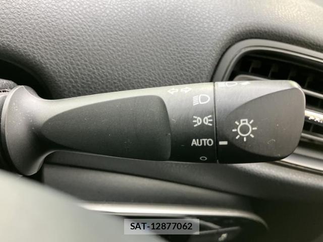 Toyota PRIUS 2019-06 8552430-14