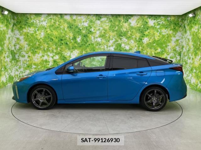 Toyota PRIUS 2019-05 8552463-1