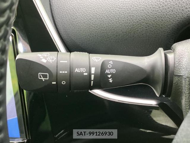 Toyota PRIUS 2019-05 8552463-15