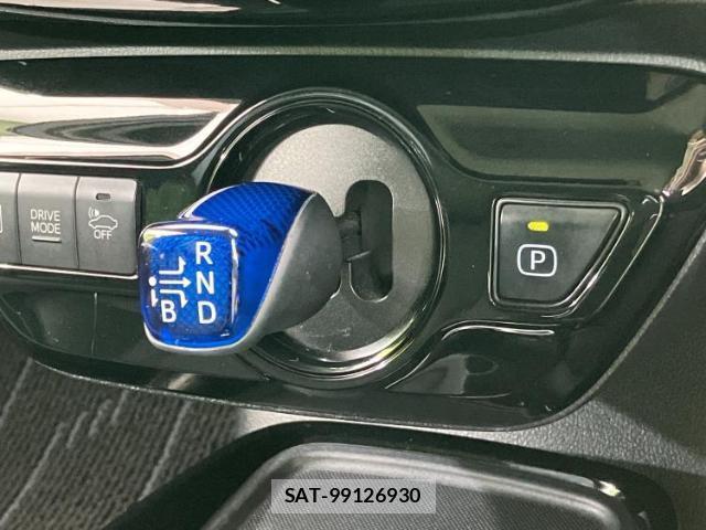 Toyota PRIUS 2019-05 8552463-17