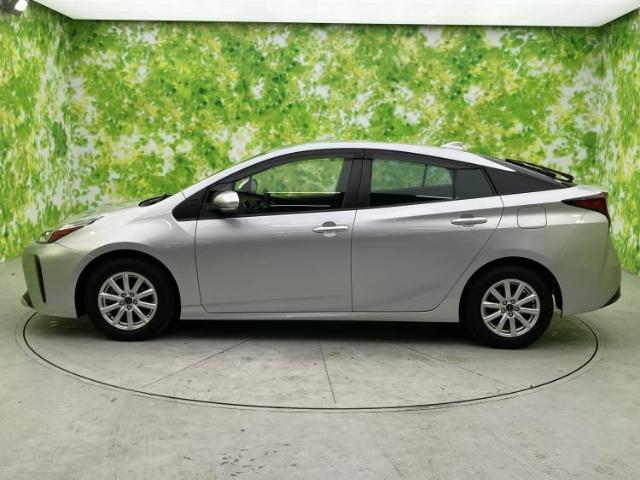 Toyota PRIUS 2021-02 8552568-1