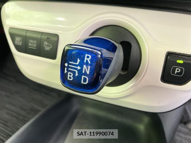 Toyota PRIUS 2017-09 8552600-16