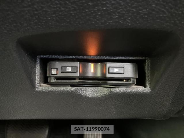 Toyota PRIUS 2017-09 8552600-17