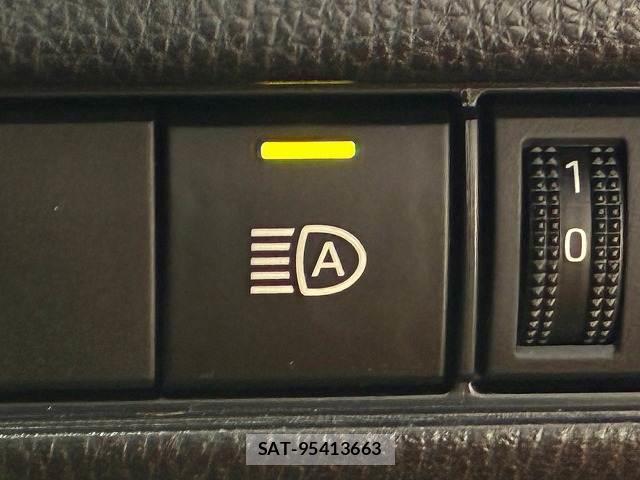 Toyota PRIUS 2023-11 8552720-8