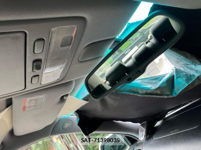 Toyota PROGRES 2003-10 8549825-15