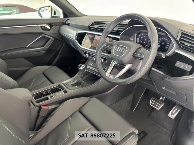 Audi Q3 2024-08 8548680-1