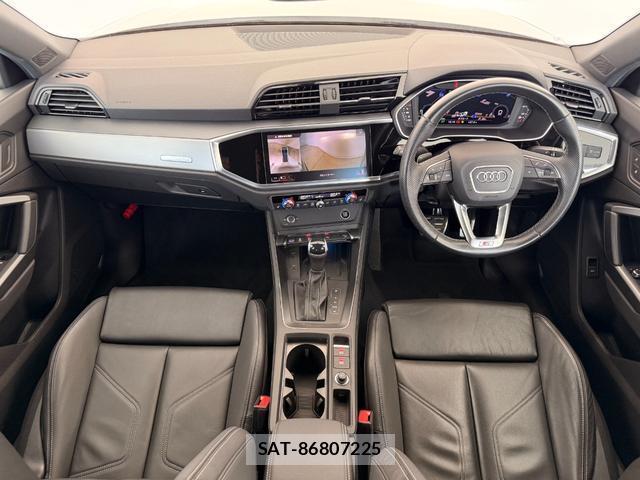 Audi Q3 2024-08 8548680-10