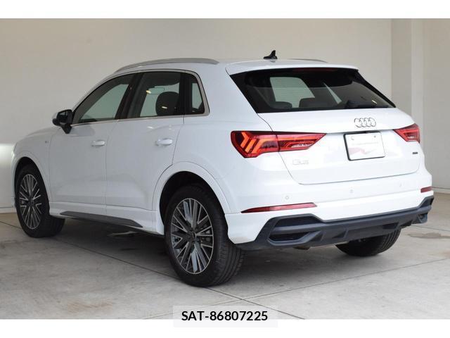 Audi Q3 2024-08 8548680-2