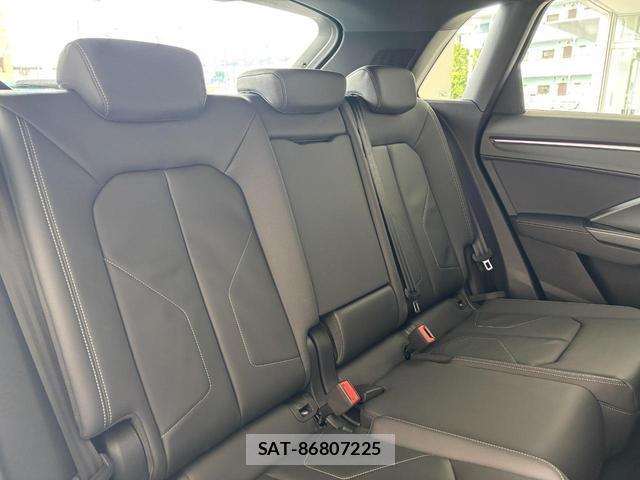 Audi Q3 2024-08 8548680-4