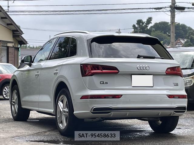 Audi Q5 2018-07 8550537-1