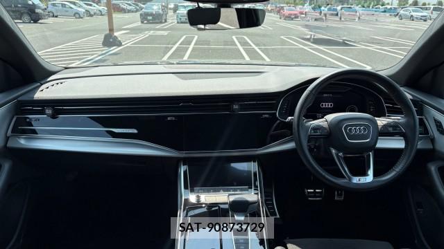 Audi Q8 2020-10 8550282-2
