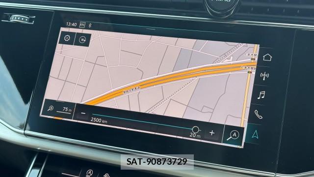 Audi Q8 2020-10 8550282-4