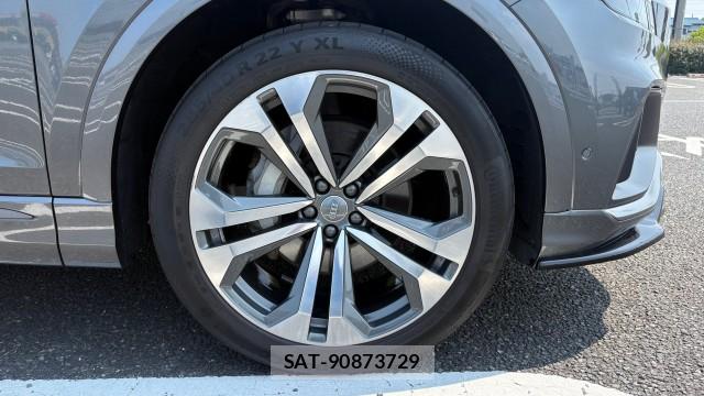 Audi Q8 2020-10 8550282-8