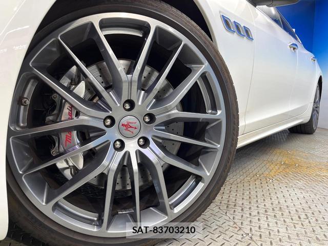 Maserati QUATTROPORTE 2016-12 8545756-14
