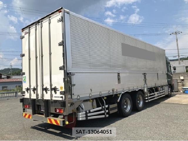 UD Trucks QUON 2021 8552777-1