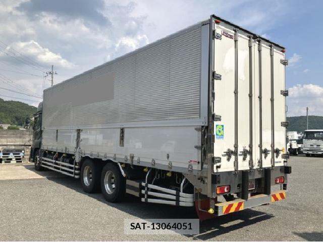 UD Trucks QUON 2021 8552777-10