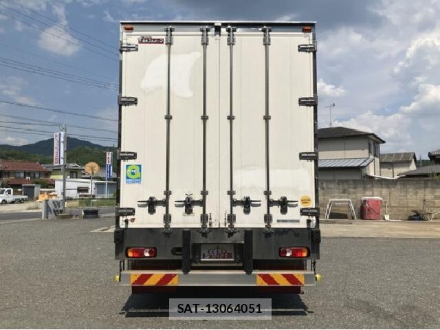 UD Trucks QUON 2021 8552777-4