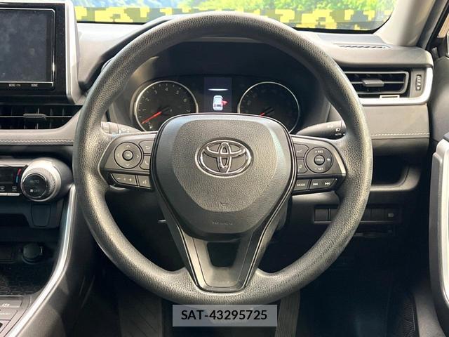 Toyota RAV4 2021-11 8548451-10