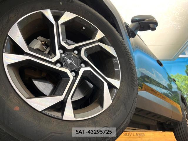 Toyota RAV4 2021-11 8548451-12
