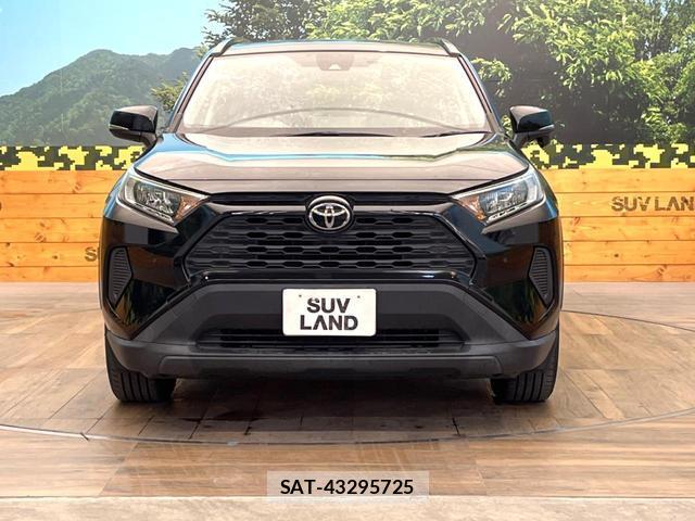 Toyota RAV4 2021-11 8548451-13