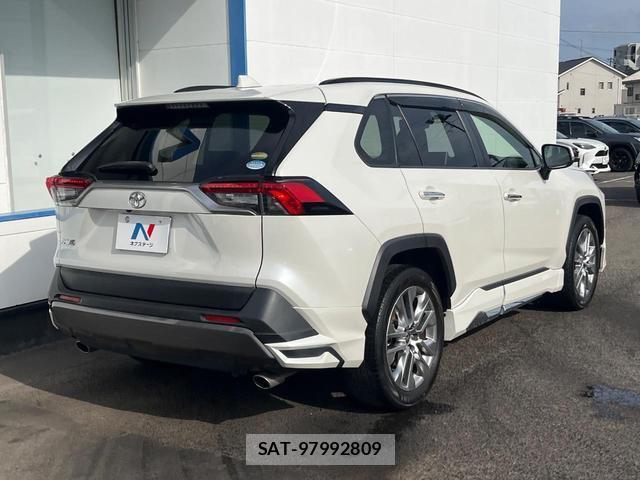 Toyota RAV4 2019-09 8550021-16
