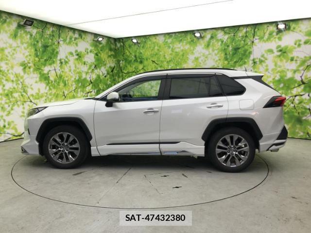 Toyota RAV4 2022-05 8551232-1