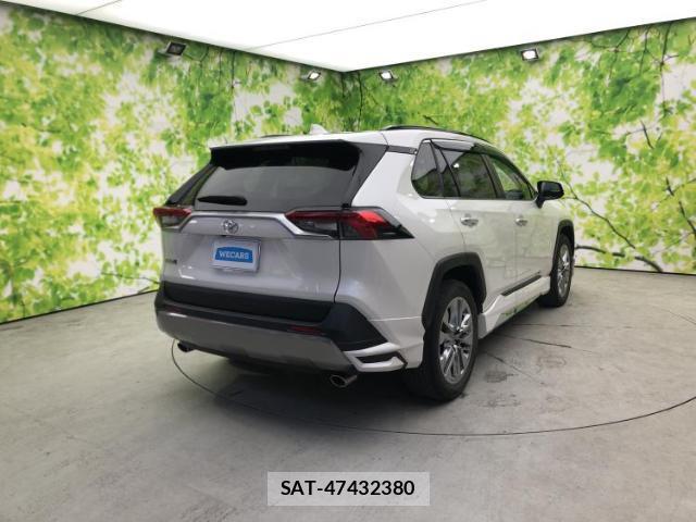 Toyota RAV4 2022-05 8551232-2