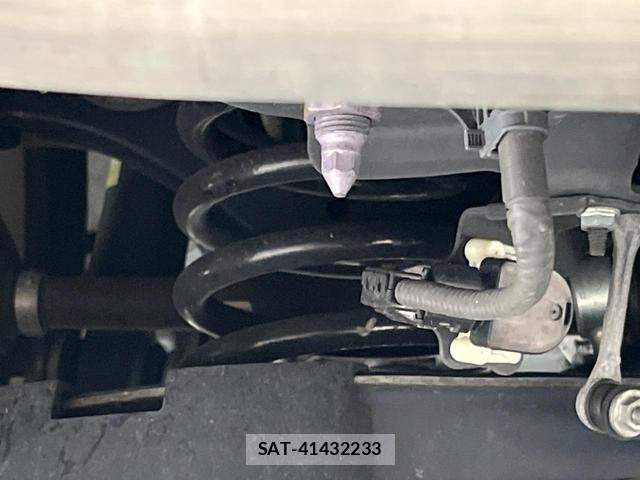 Toyota RAV4 2023-03 8551707-19