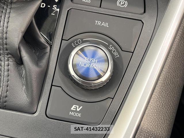 Toyota RAV4 2023-03 8551707-2