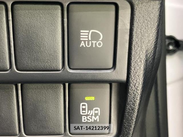 Lexus RC 2018-11 8547755-16