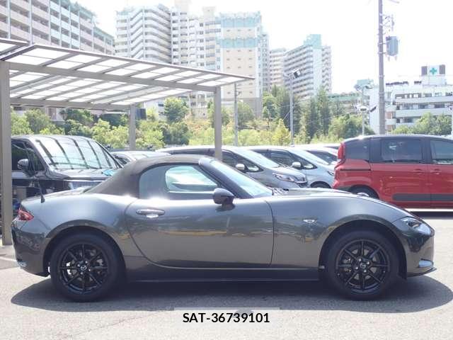 Mazda ROADSTER 2022-02 8549377-1