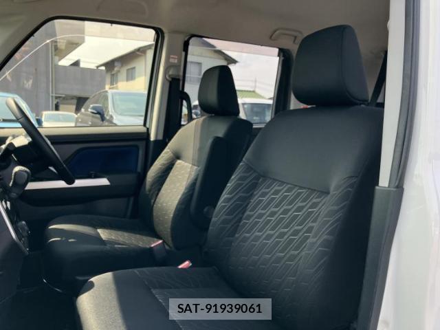 Toyota ROOMY 2018-05 8552386-6