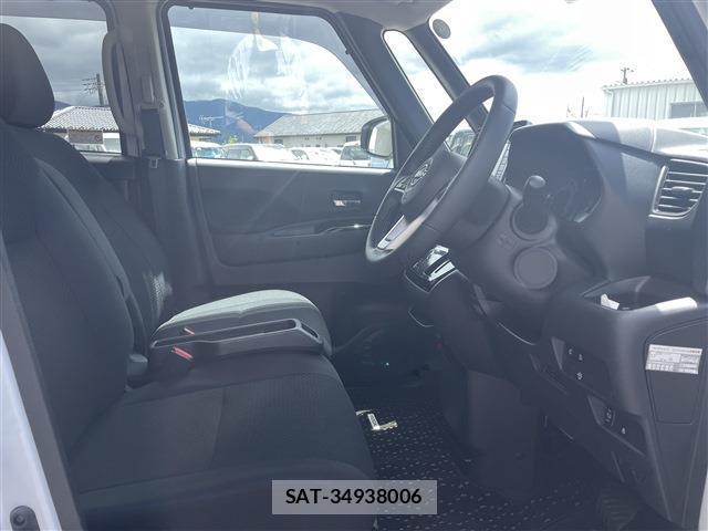 Nissan ROOX 2024-04 8545372-11