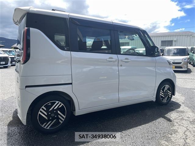 Nissan ROOX 2024-04 8545372-4
