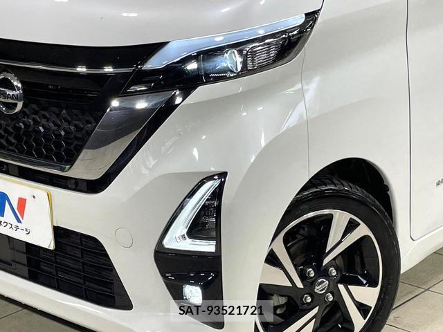 Nissan ROOX 2021-10 8549043-11