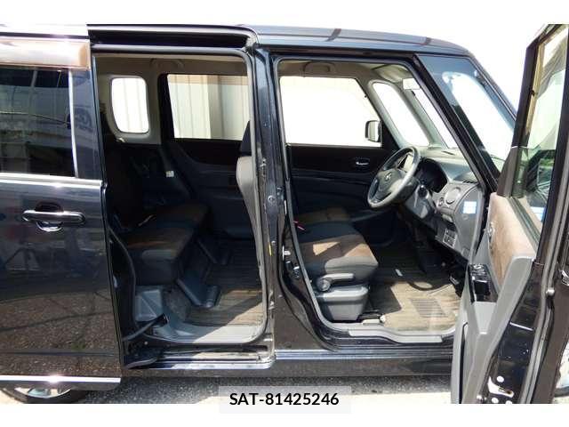 Nissan ROOX 2011-07 8551367-12