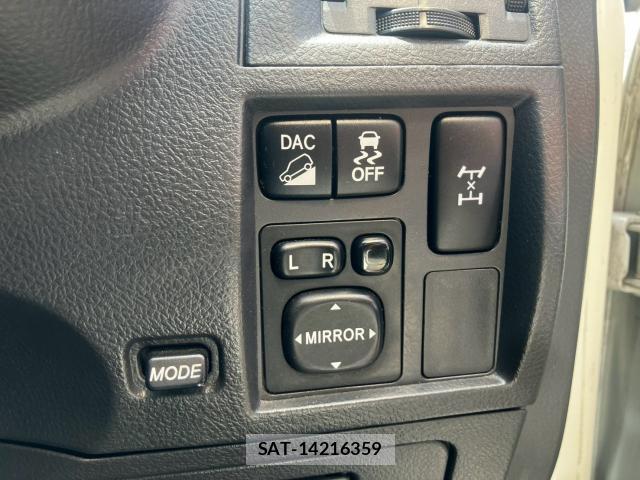 Toyota RUSH 2015-02 8551198-11