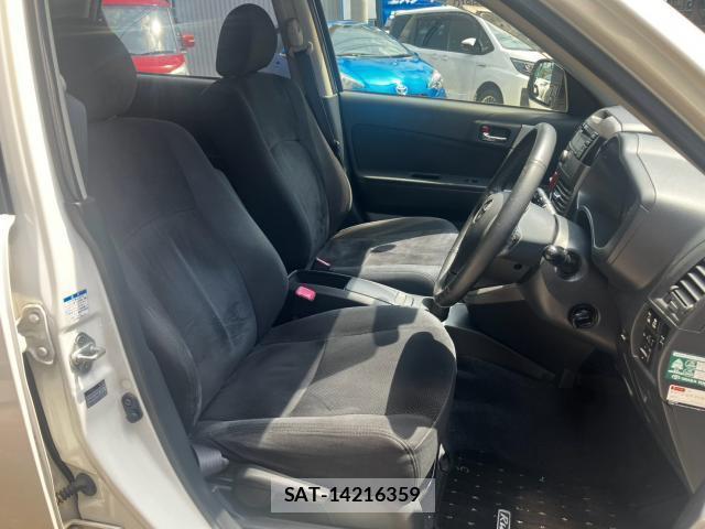 Toyota RUSH 2015-02 8551198-6