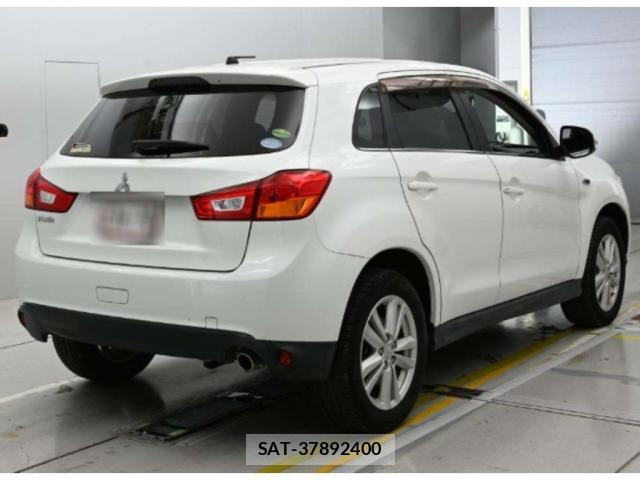 Mitsubishi RVR 2014-01 8548260-1