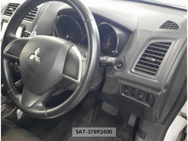 Mitsubishi RVR 2014-01 8548260-2