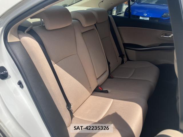 Toyota SAI 2012-07 8547983-11